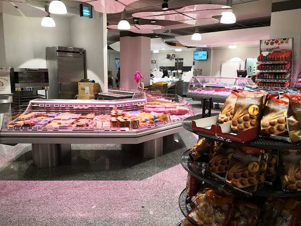 Fotografia tomada fuera de AQUIÉ SUPERMERCADOS - Supermercado en Santiago de Compostela, A Coruña