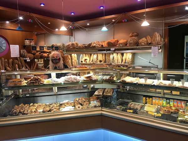 Fotografia tomada fuera de Forn de pa i pastisseria Aureli - Pastelería en Vilanova i la Geltrú, Barcelona