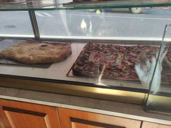 Fotografia tomada fuera de Forn de pa i Pastisseria Carles Solé - Pastelería en Artesa de Segre, Lleida