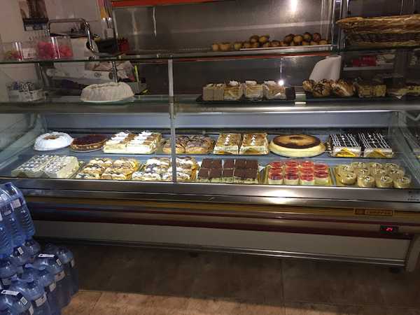 Fotografia tomada fuera de Araceli Vidal Alcaraz- Forn de Pepa - Panadería en La Font d'En Carròs, Valencia