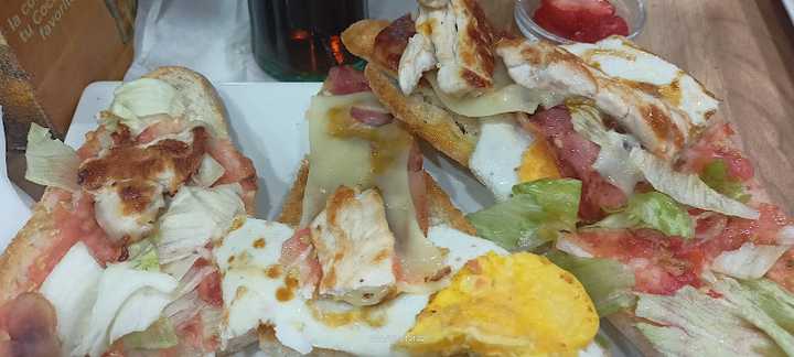 Fotografia tomada fuera de Forn de pa panaderia y pasteleria Rafal Nou - Panadería en Palma, Baleares