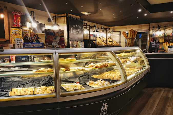 Fotografia tomada fuera de Forn de Pa Solà - Pastisseria en Sant Hilari Sacalm, Girona