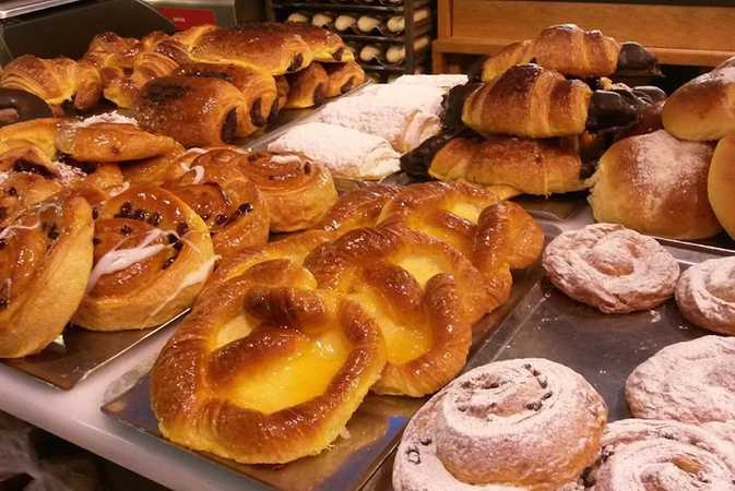 Fotografia tomada fuera de Aramendia Pasteleria - Pastelería en Donostia-San Sebastian, Gipuzkoa