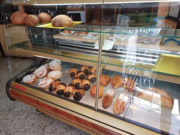 Fotografia tomada fuera de Forn de pa TRILLA - Forn de pa en Sant Vicenç de Montalt, Barcelona
