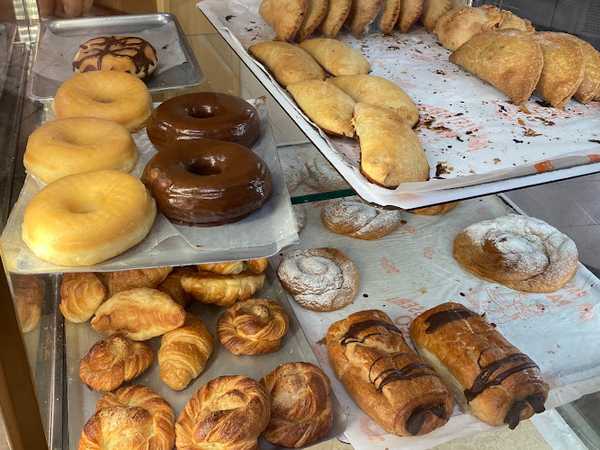 Fotografia tomada fuera de Forn de Paco - Panadería en Ròtova, Valencia