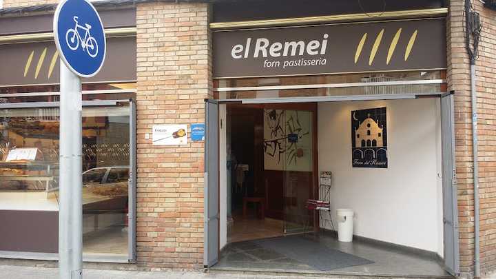 Fotografia tomada fuera de Forn del Remei - Panadería en Vic, Barcelona