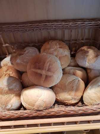 Fotografia tomada fuera de Forn El Castell - Panadería en Tona, Barcelona