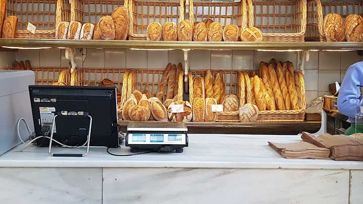 Fotografia tomada fuera de Forn Ideal - Panadería en Barcelona, Barcelona