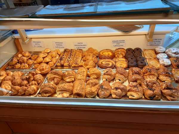 Fotografia tomada fuera de Forn Julió Gironella - Forn de pa en Gironella, Barcelona