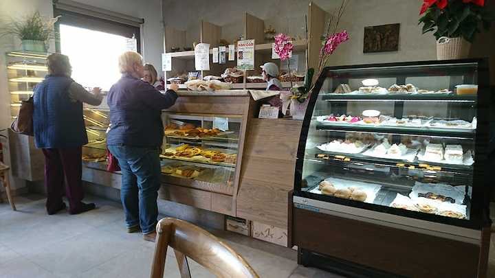 Fotografia tomada fuera de Forn Mateu, Els Ibarsos Carnicería, Cafetería - Forn de pa en Castellón de la Plana, Castellón