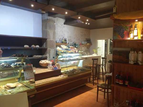 Fotografia tomada fuera de Forn Montserrat - Panadería en Riba-roja d'Ebre, Tarragona