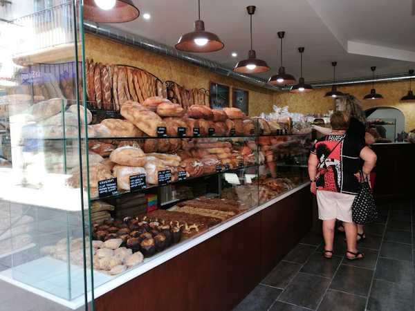 Fotografia tomada fuera de Forn Noé Mataró - Panadería en Mataró, Barcelona
