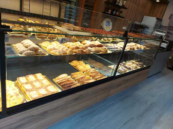 Fotografia tomada fuera de Forn Nou - Panadería en Binissalem, Baleares