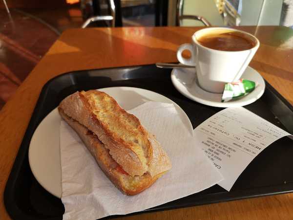 Fotografia tomada fuera de Forn Oriol - Forn de pa en Berga, Barcelona