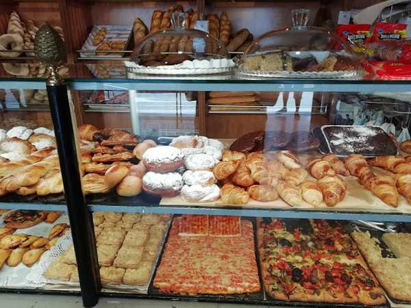 Fotografia tomada fuera de Forn Pastisseria La Ermita - Panadería en El Palamo, Alicante