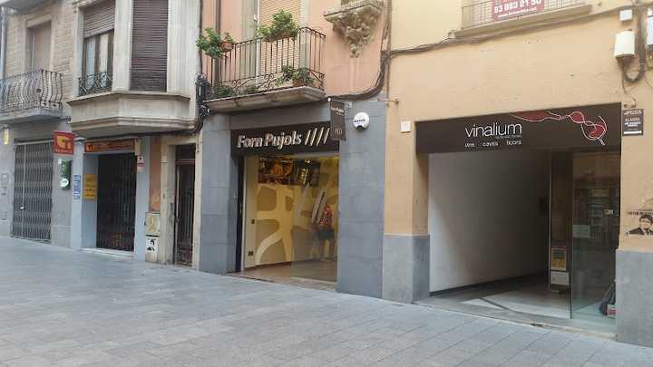 Fotografia tomada fuera de Forn Pujols - Forn de pa en Vic, Barcelona