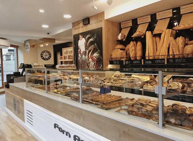 Fotografia tomada fuera de Forn Robiró - Panadería en Ribes de Freser, Girona