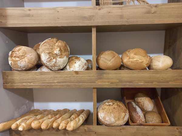 Fotografia tomada fuera de Forn Sant Eudald | Ripoll - Panadería en Ripoll, Girona