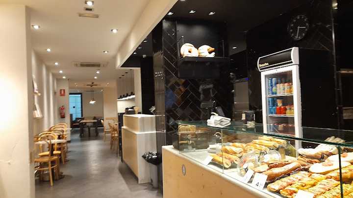 Fotografia tomada fuera de 365 Obrador - Panadería en Barcelona, Barcelona