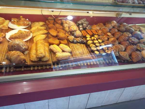Fotografia tomada fuera de Forn Savic i Martí, S.L. - Panadería en Ripollet, Barcelona