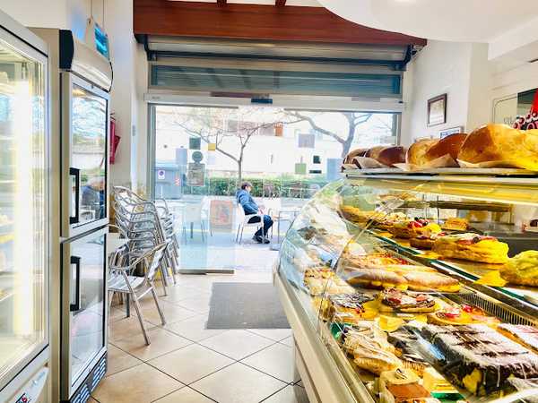 Fotografia tomada fuera de Forn Vila Pastiseria - Pastelería en Gandia, Valencia