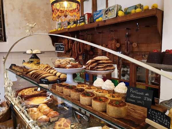 Fotografia tomada fuera de Fornet de la Soca (Antic Forn des Teatre) - Panadería en Palma, Baleares