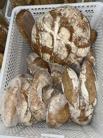 Fotografia tomada fuera de Forno Da Carreira - Panadería en Valdoviño, A Coruña