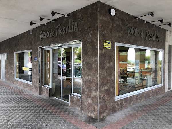 Fotografia tomada fuera de Forno de Rosalía - Panadería en Narón, A Coruña