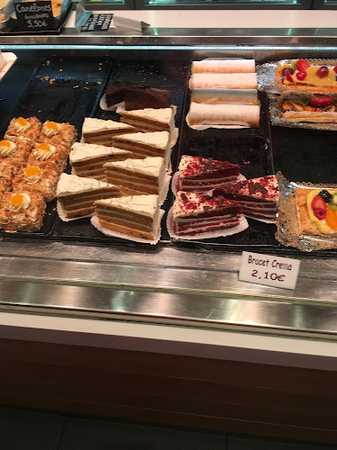 Fotografia tomada fuera de Forns Rovira - Forn de pa en L'Hospitalet de Llobregat, Barcelona
