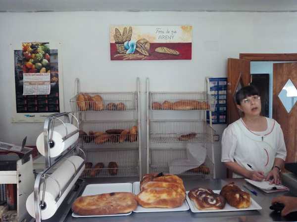 Fotografia tomada fuera de Francisco Areny Niubò - Panadería en Castillonroy, Huesca