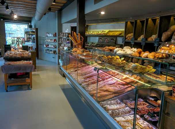 Fotografia tomada fuera de Franquesa. Agrobotiga del Lluçanès - Forn de pa en Perafita, Barcelona