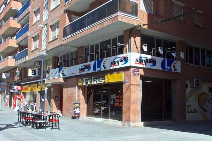 Fotografia tomada fuera de Frias - Botiga en Lérida, Lleida