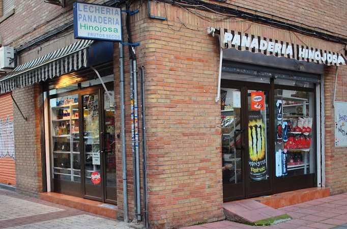 Fotografia tomada fuera de fruteria panaderia sin gluten hinojosa - Tienda de alimentación en Granada, Granada