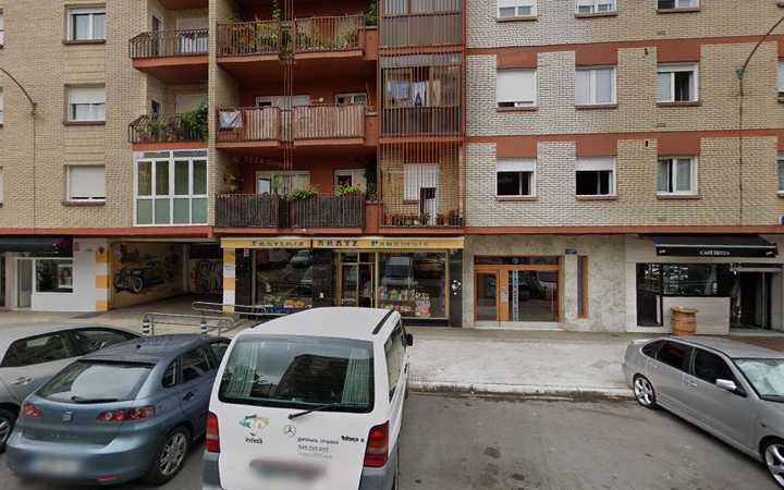 Fotografia tomada fuera de Frutería-Panadería Aratz - Panadería en Vitoria-Gasteiz, Álava
