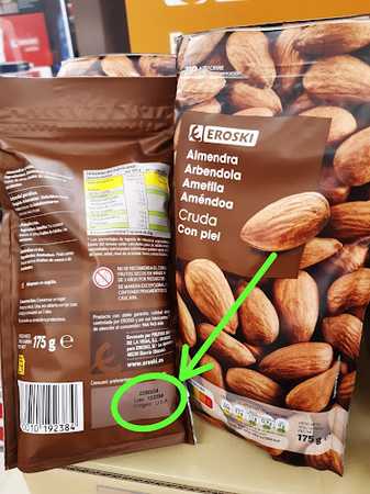 Fotografia tomada fuera de Frutos Secos de la Vega S.L. - Tienda de golosinas en Fuentespina, Burgos