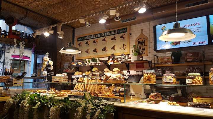 Fotografia tomada fuera de Gallofa&Co - Oficinas Centrales - Panadería en Santander, Cantabria