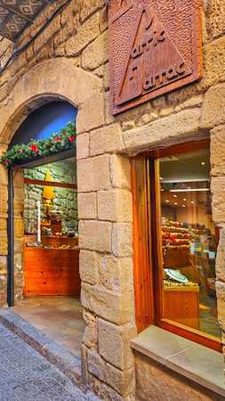 Fotografia tomada fuera de Garric Garrac - Botiga de llaminadures en Solsona, Lleida