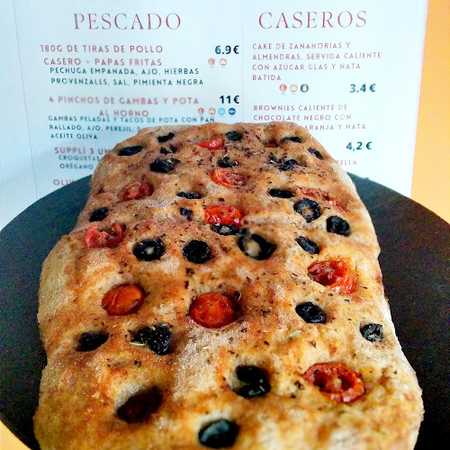 Fotografia tomada fuera de Gastronomia Autentica Pastry & Food - Panadería en Ronda, Las Palmas