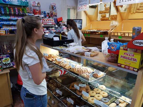 Fotografia tomada fuera de Golosinas Andrea - Panadería en Santa Pola, Alicante