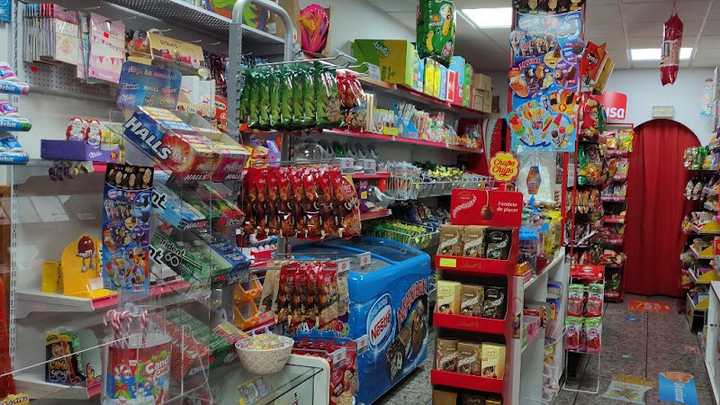 Fotografia tomada fuera de Golosinas Mar - Tienda de golosinas en San Miguel de Meruelo, Cantabria