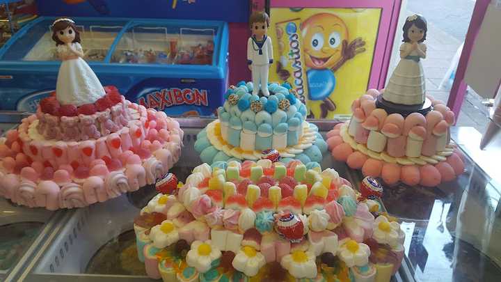 Fotografia tomada fuera de GOMIGOLO - Tu tienda de chuches - SOLARES - Tienda de golosinas en Solares, Cantabria