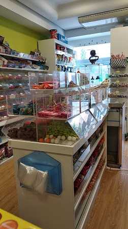 Fotografia tomada fuera de Goxo Denda - Tienda de golosinas en Berango, Bizkaia