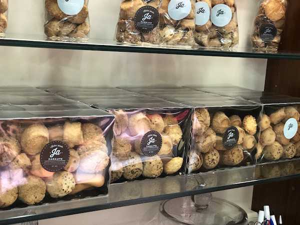 Fotografia tomada fuera de Goxo.. Momentu Gozoak - cafeterías en Ordizia, Gipuzkoa