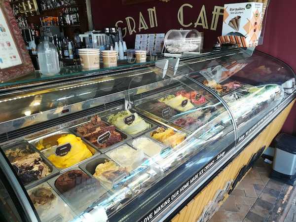 Fotografia tomada fuera de Gran Café 1919 - cafeterías en Port de Pollença, Baleares