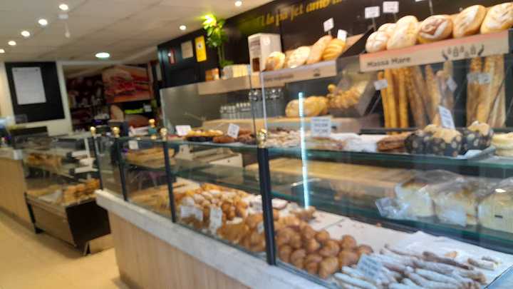 Fotografia tomada fuera de Granier - Panadería en Vic, Barcelona