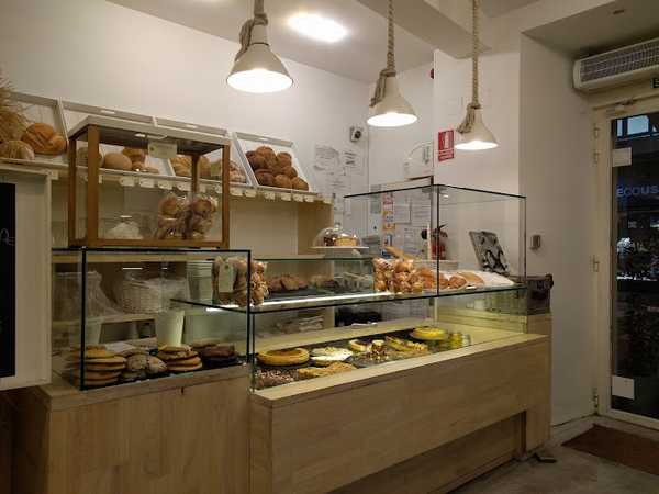 Fotografia tomada fuera de Harina Augusto Figueroa - Panadería en Madrid, Madrid