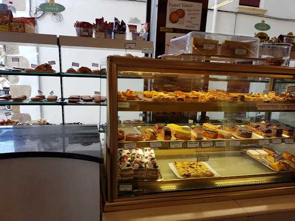 Fotografia tomada fuera de Hawaii - Pastelería en Hondarribia, Gipuzkoa