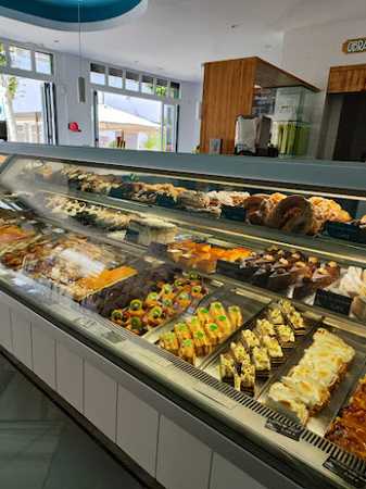 Fotografia tomada fuera de Heladería cafetería pastelería Los Angeles - Heladería en ES, Huelva
