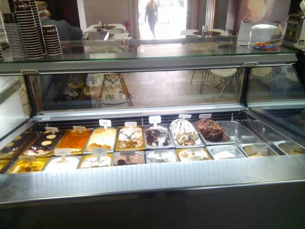 Fotografia tomada fuera de HELADOS Antiu Xixona (en Jijona) - Ice cream shop en Jijona, Alicante