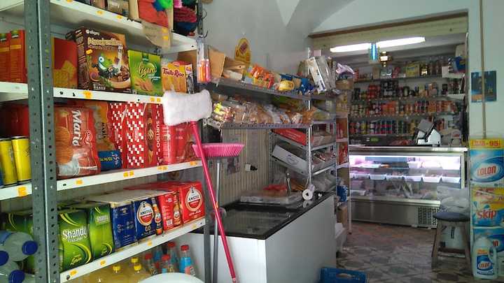 Fotografia tomada fuera de Hermanas Macías - Carnicería en Navas del Madroño, Cáceres